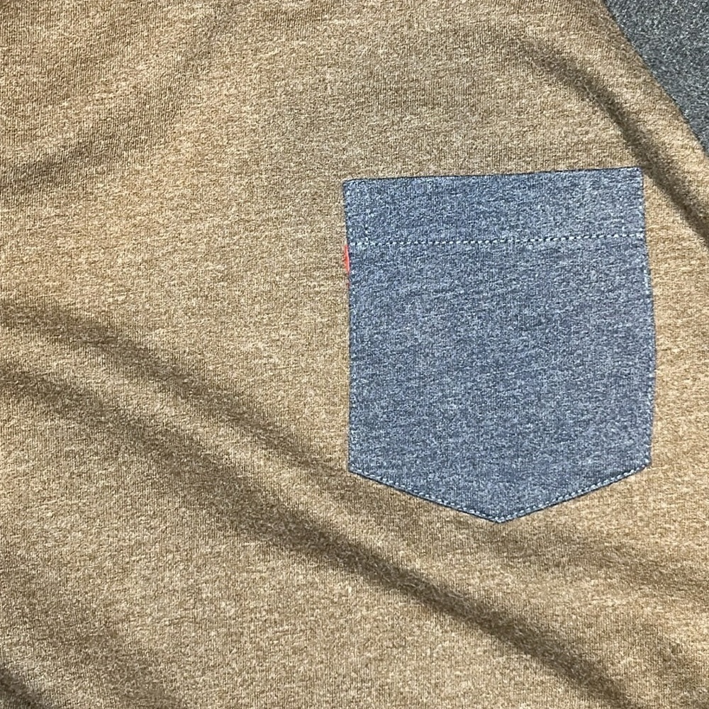 Levi’s Long Sleeve - Picture 3 of 10
